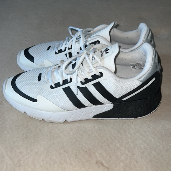 Mens Adidas ZX - Picture 2 of 6